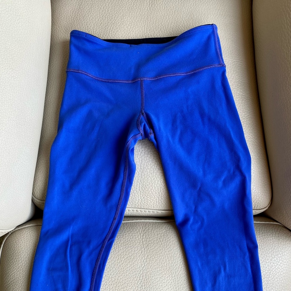 Lulu Lemon crop reversible legging, size 4